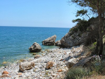 Steiniger Strand