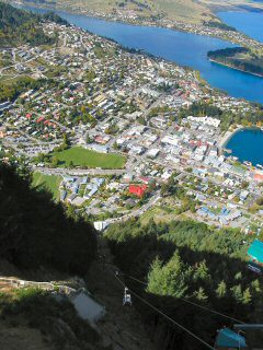 Blick nach unten auf Queenstown