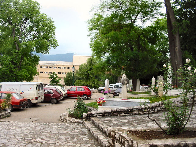 Friedhof mit Parkplatz